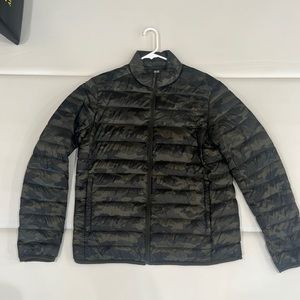 Uniqlo ultralight puffer camo